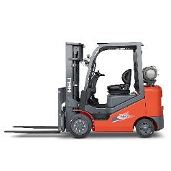 Stivuitor Heli cu anvelope pline LPG/Gaz 1.5-3.2 tone